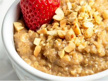 Quinoa PB Breakfast Bowl